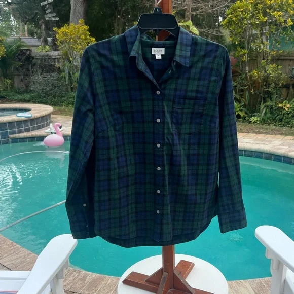 102. J Crew Black Watch plaid cotton poplin shirt in signature fit, Size Medium - Picture 5 of 15